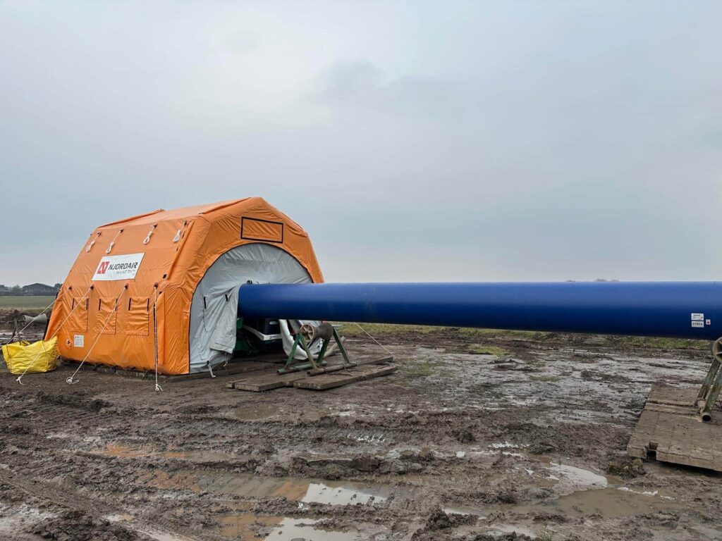 Njordair enclosure protecting the welding area along the pipeline route